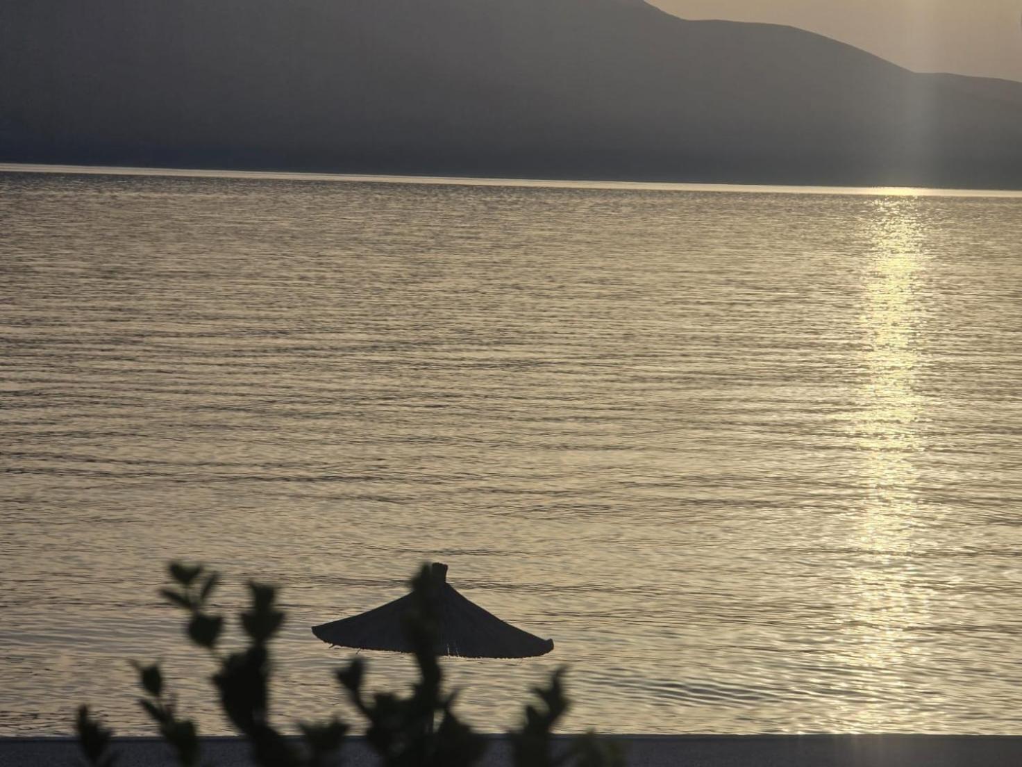 Swiss Rivage Radhimë